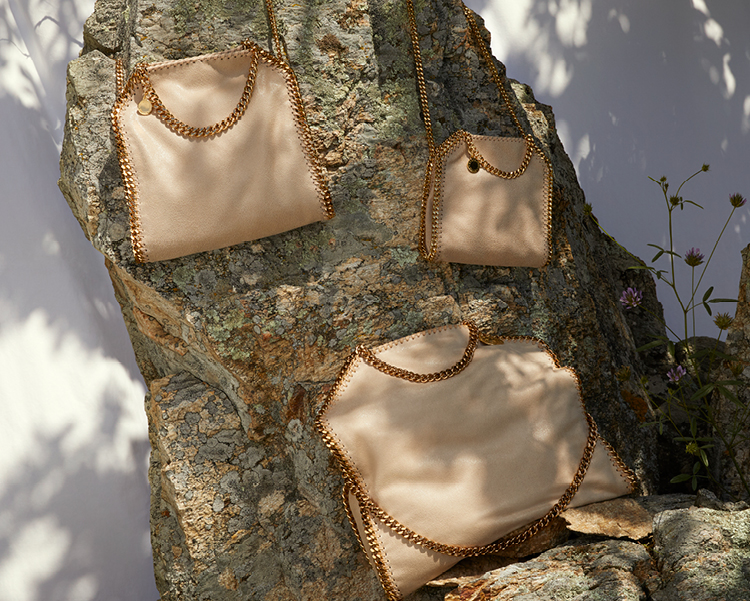 The Iconic Falabella | Designer Tote Bags | Stella McCartney US 冬セール STELLA McCARTNEY バッグ ショルダーバッグ